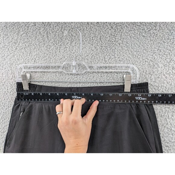 Athleta Brooklyn Lined Camo Joggers in Black Lux Camo Size 6 Style #985549 - Picture 12 of 14